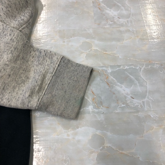 Hollister Sweater Size M - Picture 6 of 6